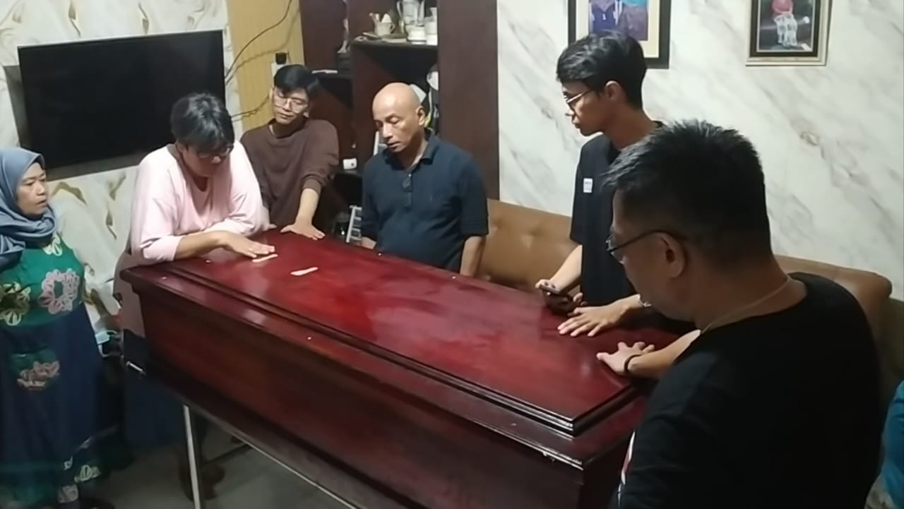 Jasad Reno, Korban Hilang Saat Kerusuhan Kwitang Tiba Dirumah Duka Surabaya