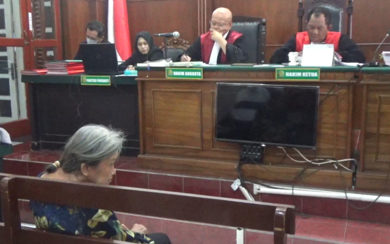 Kesaksian Nenek Elina di PN Surabaya, Dipaksa Keluar Rumah hingga Sertifikat Tanah Raib